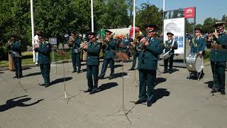 Военный духовой оркестр выступает на ВДНХ