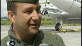 Profesionalismo pilotos avión DC3 - policiadecolombia