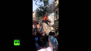 Dragón se incendia en pleno desfile en Disney World pero público cree que es parte del 'show'