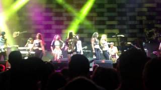 Mihaela Fileva feat. VenZy - Opasno blizki Live at Arena Ar
