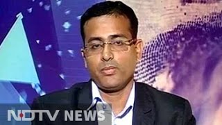 Buy RCom with stop loss at Rs 63: Pradip Hotchandani