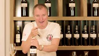 Catando LAN D-12 con el Educador en Vinos