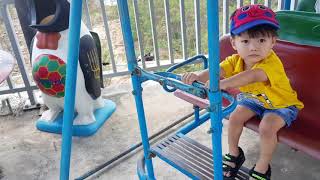 Baby playing swing| Bé chơi Bập bênh, Trò chơi bé làm tài xế xe bus chở hành khách