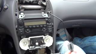 Установка адаптера Yatour на Toyota Celica 2000 2001 2002 2003 2004 2005 USB SD AUX iPhone