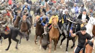 Таджикистан, Наврузи, Скачка лошадей, Бузкаши