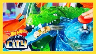 COLOR SHIFTING CAR CHASE at the GATOR CAR WASH! | Hot Wheels City | Hot Wheels