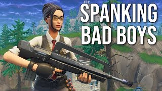 Spanking Bad Boys & Social Fail (Fortnite Game Night)