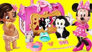 Minnie Mouse Happy Helpers Pet Carrier Bag Magical Playset with Figaro and Baby Moana Doll Surprises