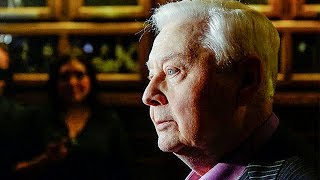 Возмущенный священник плюнул в мертвого Олега Табакова!