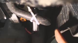 Стук бачка омывателя Citroen C4