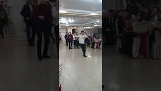 Парни из Павлодара зажигают на свадьбе