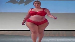 Fashion Weekend Plus Size 2017 / Large Size Women Fashion Show - New Collection Walks In (Bikinis) .