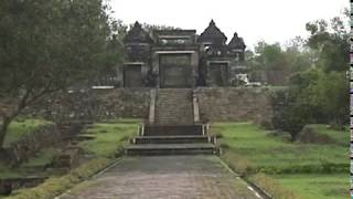 Tahun 2000 : Ratu Boko, Indonesia