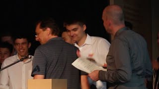 Выпускной. Выдача аттестатов:) #янешкололо Прощай школа!