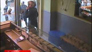 Kuyumcu kadın hırsıza silah çekti!