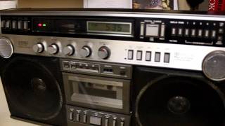 iPad2 connect to two Classic boom boxes