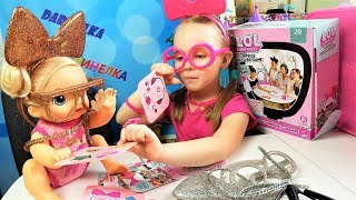 НОВАЯ ИГРА ЛОЛ Челлендж КТО первым оденется в КУКЛУ Лол LOL Surprise Makeover Game CHALLENGE