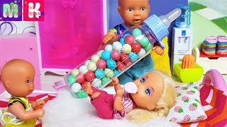 КАТЯ И МАКС ВЕСЕЛАЯ СЕМЕЙКА! ПАПА КАТЯ СТАЛА МАЛЕНЬКАЯ #Мультики с куклами