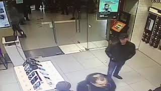 КРАЖА МОБИЛЬНОГО ТЕЛЕФОНА В САЛОНЕ СОТОВОЙ СВЯЗИ