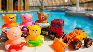 Мультики для малышей. Игрушки в аквапарке. Видео с игрушками.