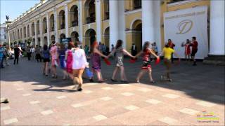 Танцевальный флэшмоб на День России