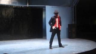 Dance to Michael Jackson. Танец под Майкла Джексона.