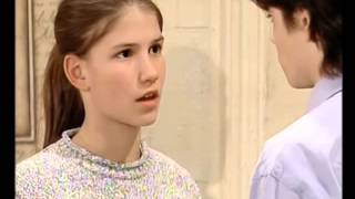 Chiquititas - Camila e Felipe -  Casi beso y Delfina