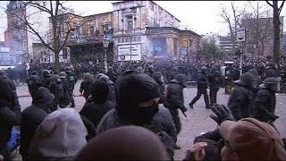 Hamburg clashes over closure of cultural centre