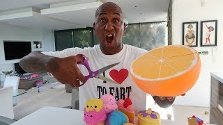 Daddy Cutting Open Tiana's Giant Squishy Toys | Toys AndMe