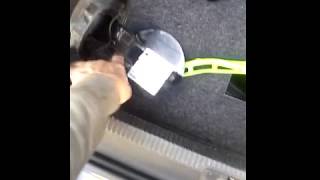 vw B6 как открыть лючек бензобака