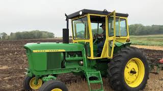 1970 John Deere 4020 Plowing