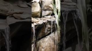 Декоративные водопады скалы в интерьере