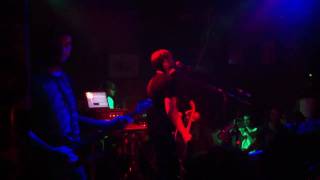 SuckmusicTV // T-Rek Live Band Show - Revolver Upstaris - 25-01-2011