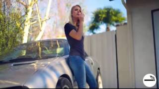 Best NEW Smoking Girls Full HD O10 BLACK TSHIRT AND BLUE JEANS BEST MODEL GIRLS