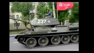 Украина ДНР ЛНР Луганск Танк Т 34 85 времен ВОВ спешит в бой с фашистами