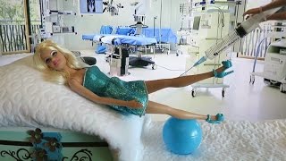 ? Барби сбила машина. Кукле сделали укол и наложили гипс!