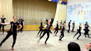 ВРАЩЕНИЯ и ПРИСЯДКИ на открытом занятии в Народном ансамбле танца РАДОСТЬ, г. Днепропетровск