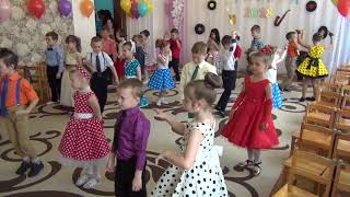 Випуск в ДНЗ в стилі ретро