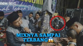 AMBYAR. MIKNYA DI BUAT TERBANG OLEH AHKAM. GARA-GARA GAK BUNYI.