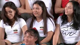 Jovencita le hace la Britney señal a AMLO durante evento en Yucatán