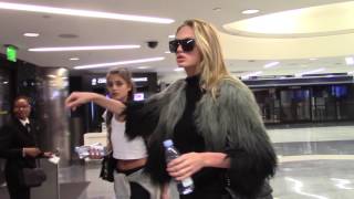 VICTORIA SECRET ANGELS TAYLOR HILL AND ROMEE STRIJID TRAVEL INTO LA