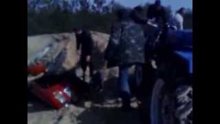 Жесть, трактор перевернулся на покатушках (2 часть)