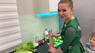 Гузель Уразова показывает как делать крутые смузи!