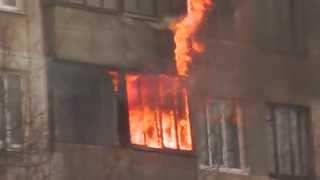 Пожар в жилом доме Санкт-Петербург, ул. Белы Куна 8. Видео 4 ноября 2014 года