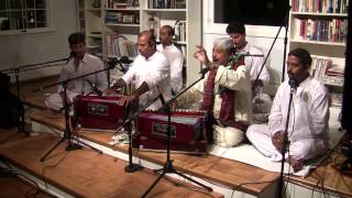 Har Lehza Bashakal aan Boot e ayaar Bar amad by Abu Muhammad & Farid Ayaz (Fareed Ayaz)