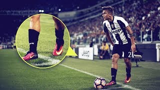 13 players who play with small shin guards | Oh My Goal