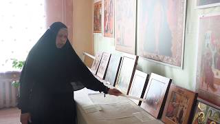 Экскурсия инокини Марии (Воробьевой) по выставке икон в Чугуевке