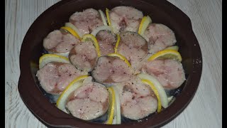 Скумбрия в духовке с луком и лимоном. Самый легкий рецепт приготовления вкусной скумбрии!