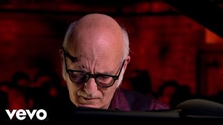 Ludovico Einaudi - Life (Official Music Video)