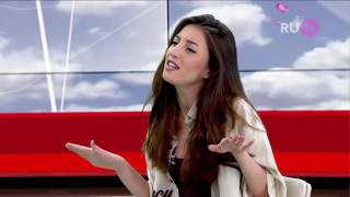 Kristina Si поёт песню Бузовой